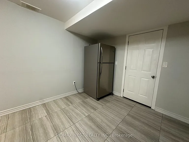 12 Rockbank Rd #BASEMENT — Photo 7