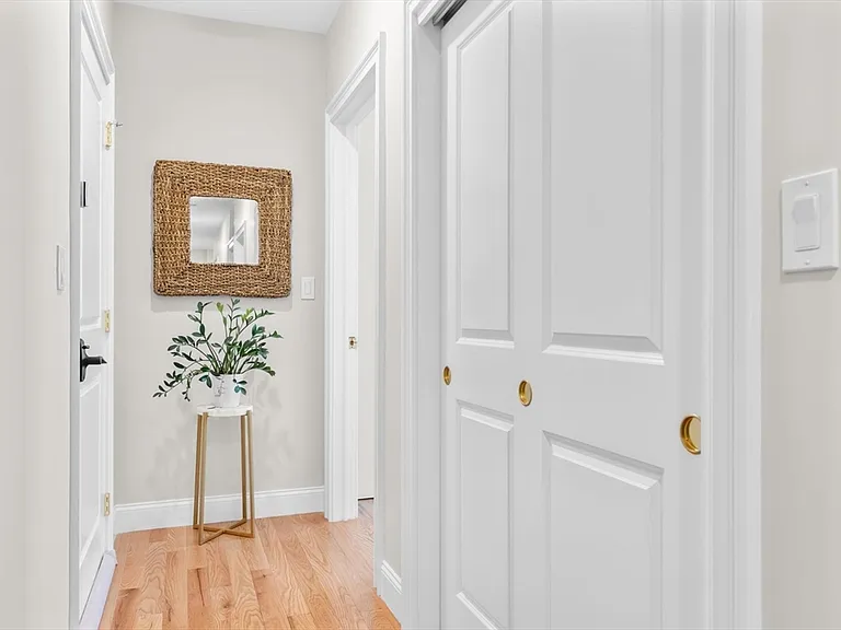 35 Somerset Ave #5 — Photo 7