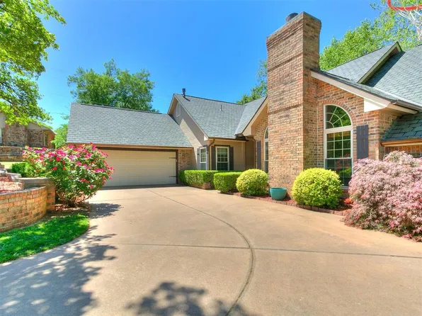 402 Hunters Ct, Edmond, OK 73034