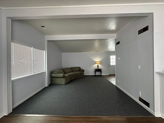 4th image of 26 Clubhouse Dr