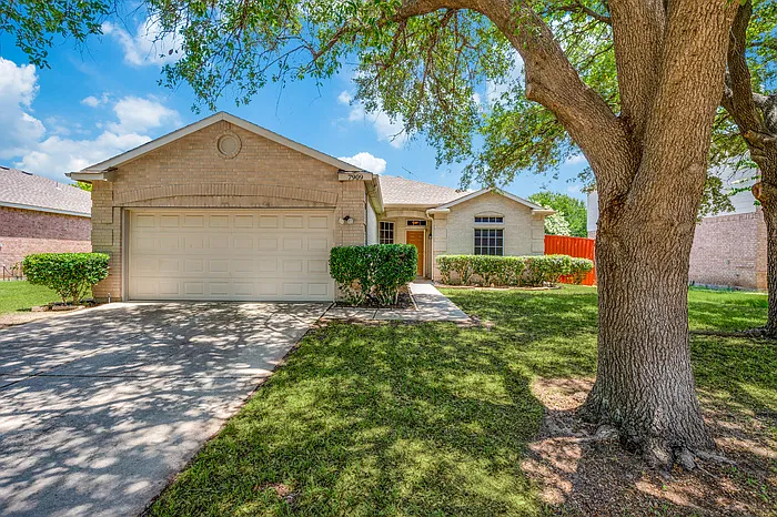 7909 Country Home Dr — Photo 1