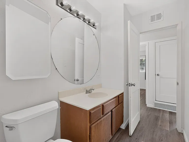 8715 Menaul Blvd NE — Photo 12