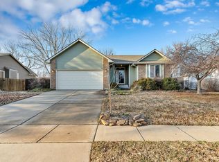 1630 E Windwood Cir, Derby, KS 67037