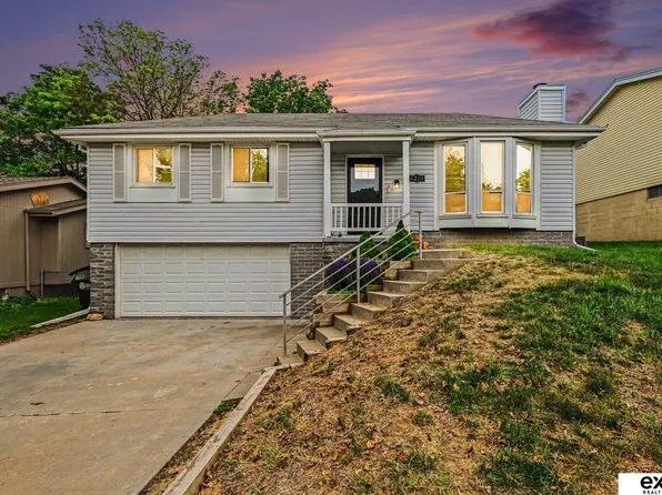 6318 N 109th Cir, Omaha, NE 68164