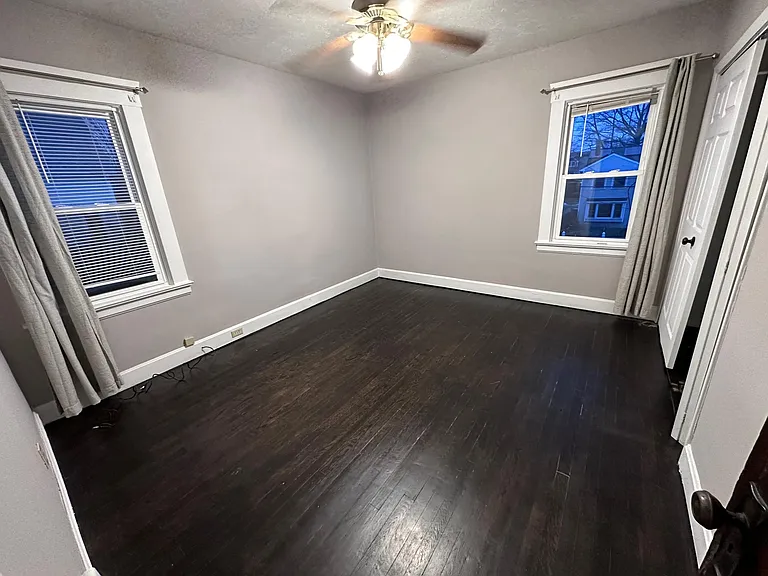 1318 W 102nd St #2 — Photo 5