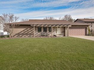 13694 Olde Orchard Rd, Strongsville, OH 44136