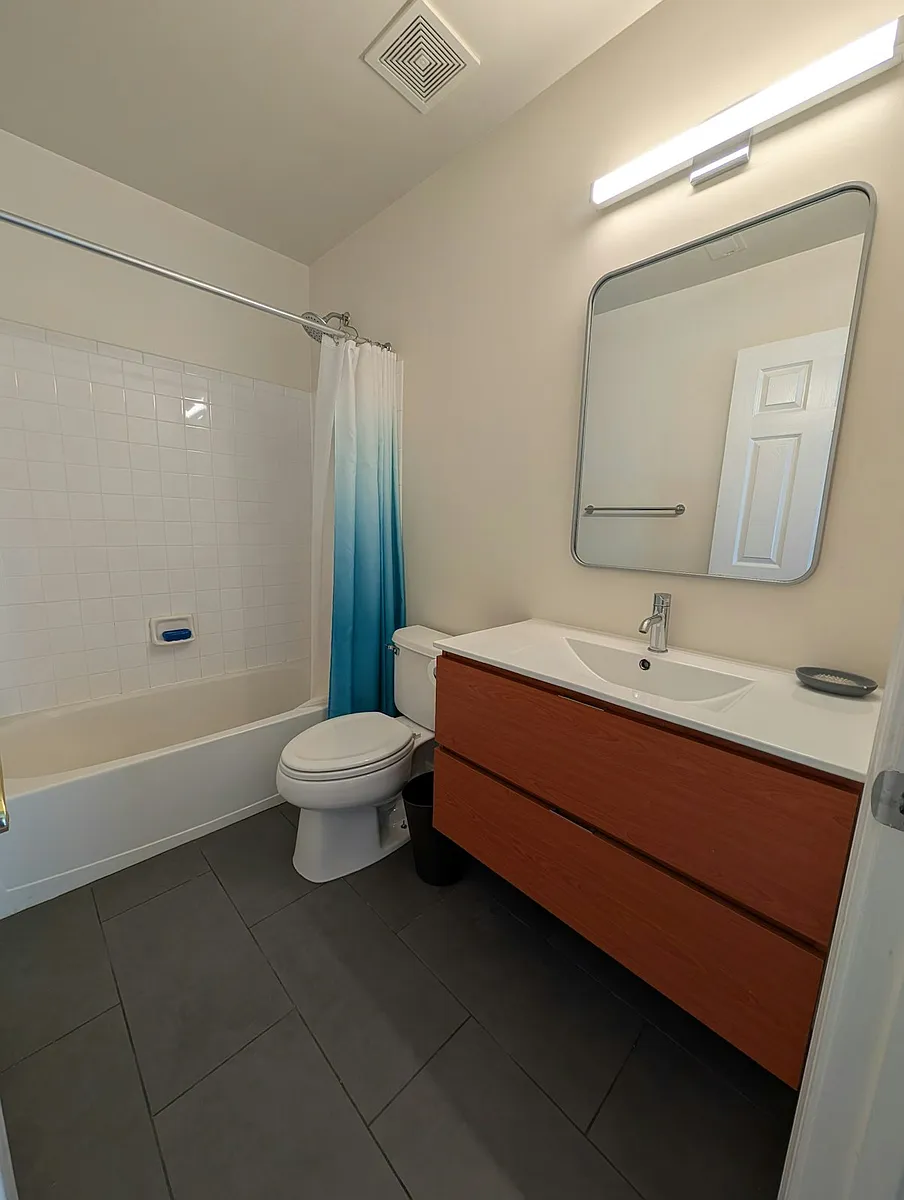 Upstairs bath (renovated) - 6147 Cinnamon Ct