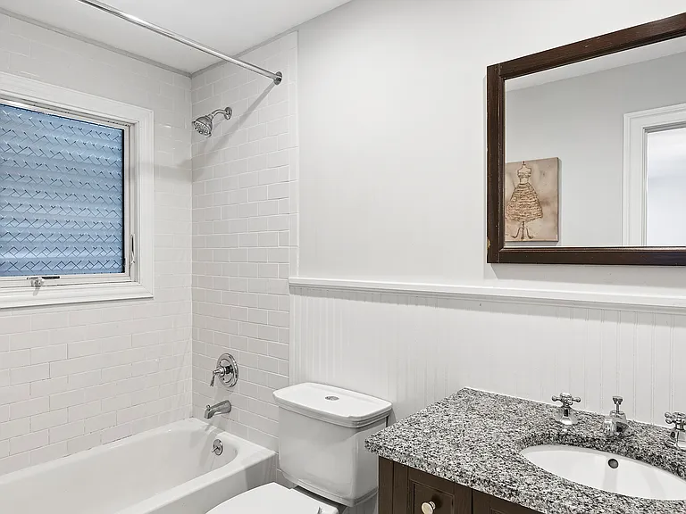 36 Bonac Wood Ln — Photo 6
