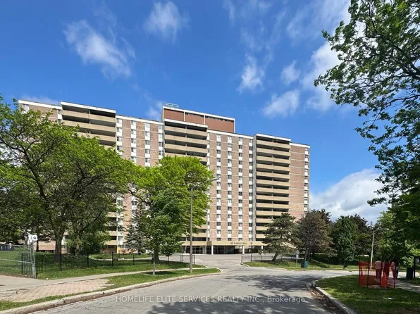 120 Dundalk Dr #1203, Toronto, ON M1P 4V9