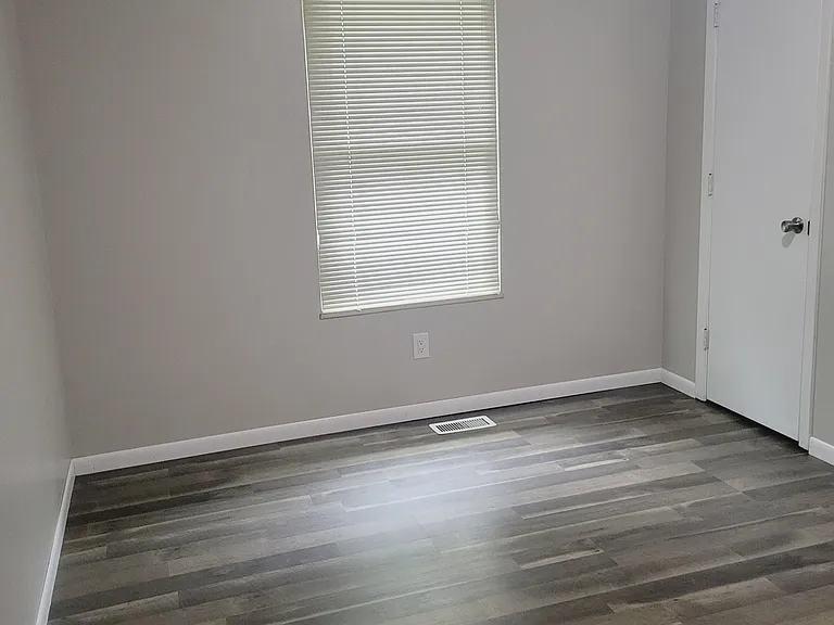 1316 E Woodshire Dr — Photo 13