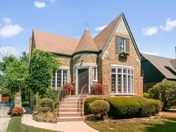 400 Selborne Rd, Riverside, IL 60546