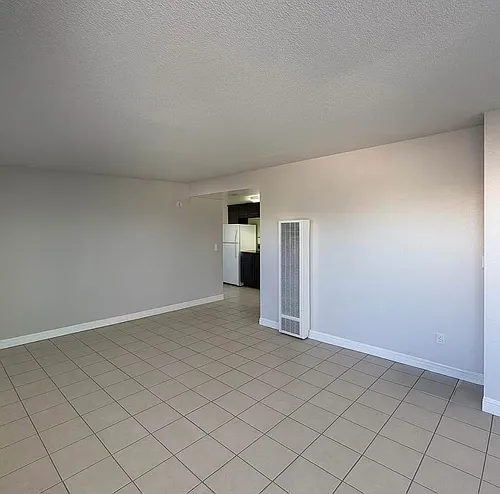 220 Hutchison St Photo 1