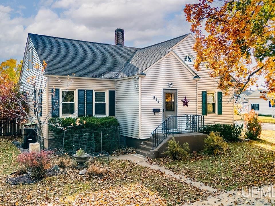 815 W Hughitt St, Iron Mountain, MI 49801 | Zillow