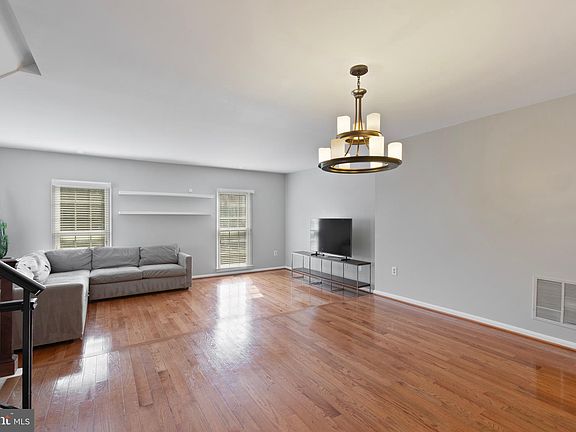 4th image of 4267 Sleepy Lake Dr