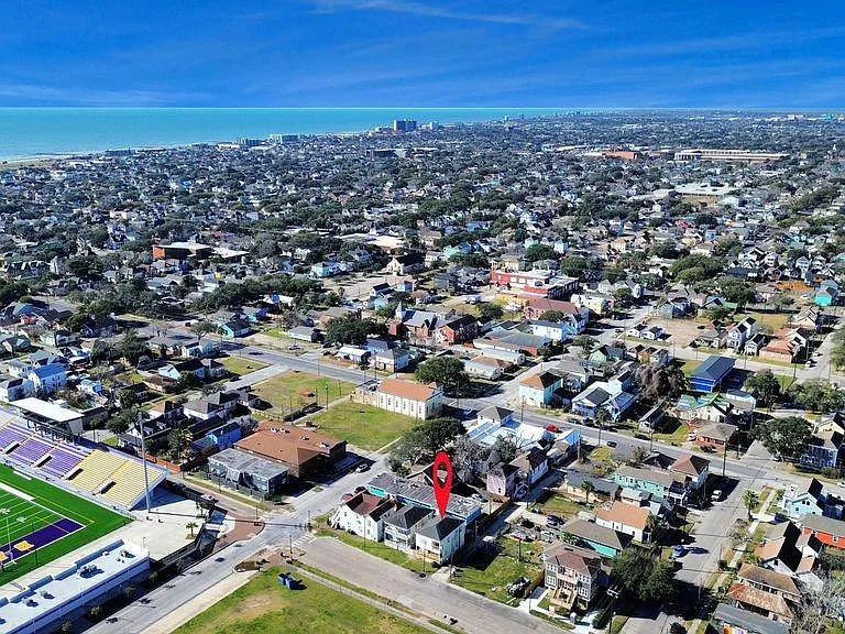 1213 28th St #2 — Photo 10