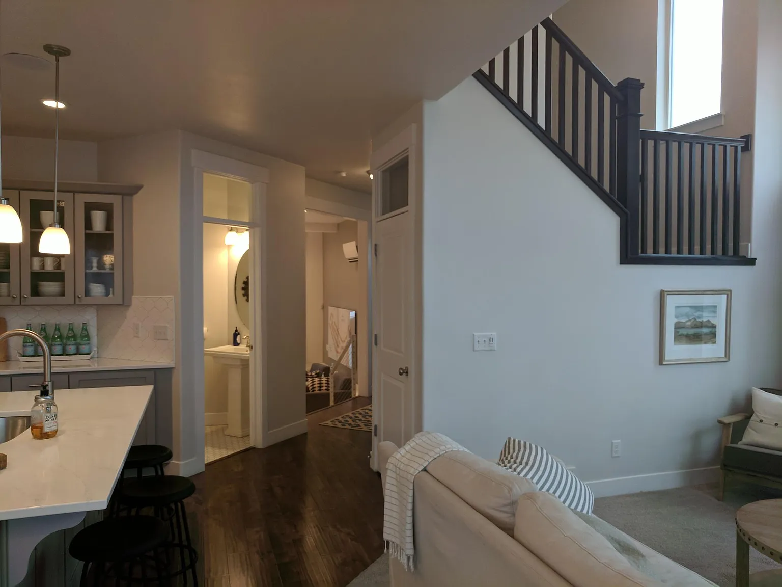 3 bed, 2.5 bath, 2380 sqft, $2,390 — Photo 4