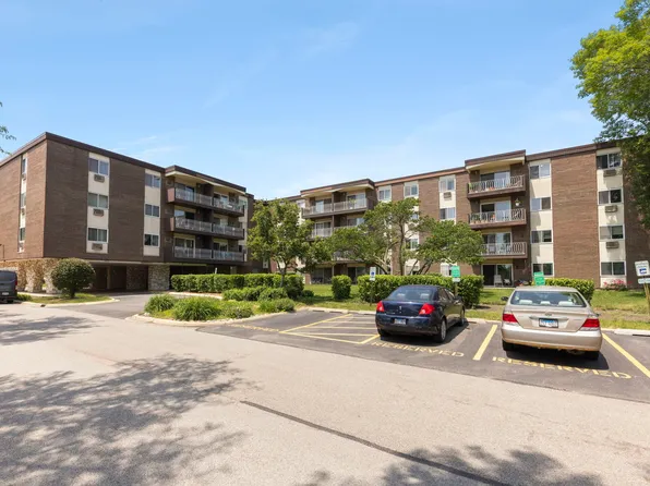 1311 S Finley Rd APT 411, Lombard, IL 60148