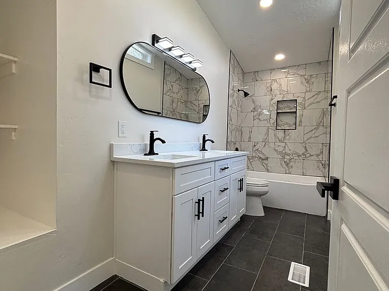 1091 E Mecham Ln — Photo 22