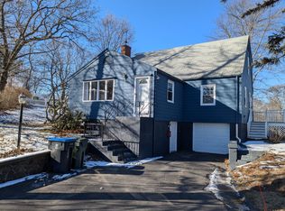 52 Albemarle Ave, Lexington, MA 02420