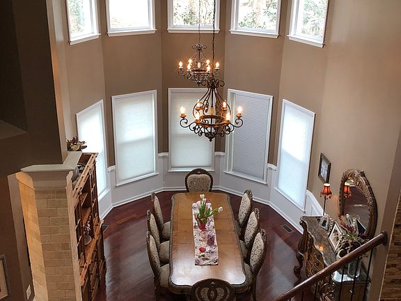 2 storied dining room 