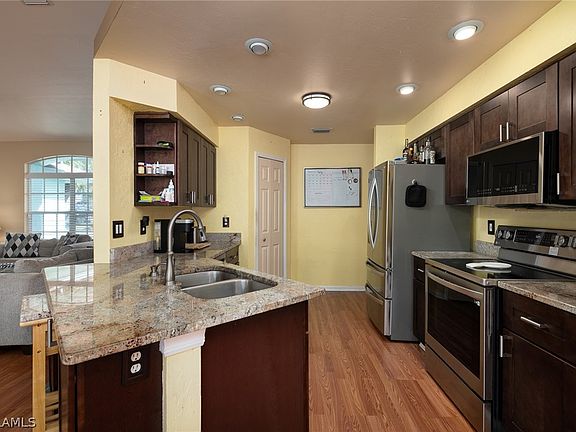 3rd image of 2124 SE 8th Ave