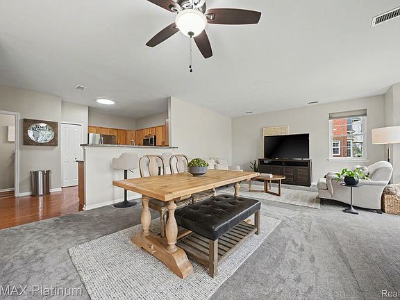 3rd image of 4253 Hampton Ridge Blvd