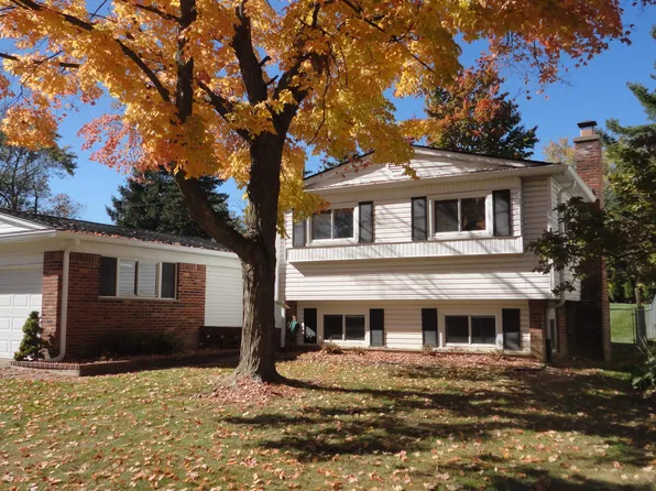 2543 Antietam Dr, Ann Arbor, MI 48105