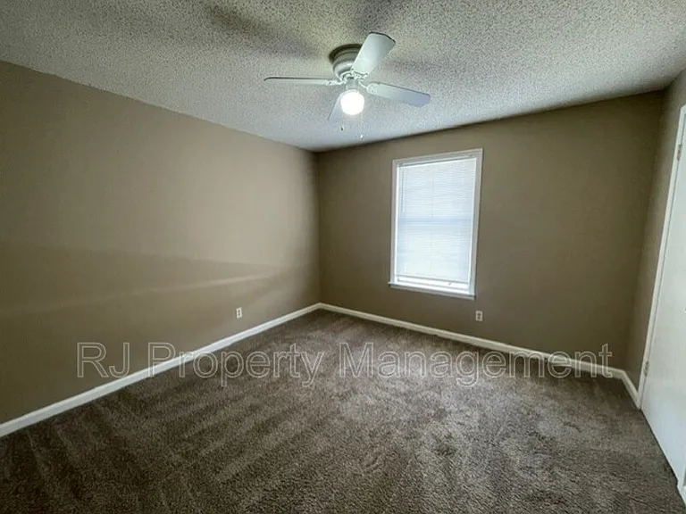 3566 Bristerwood Dr — Photo 7