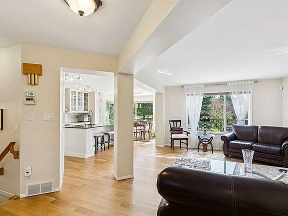 4th image of 3766 W Springbank Dr SW