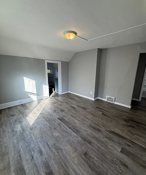 1826 Vanzee St #2 — Photo 1