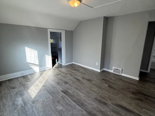 1826 Vanzee St #2, Kalamazoo, MI 49001