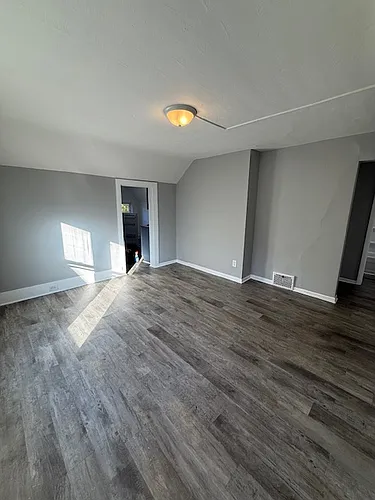 1826 Vanzee St #2 Photo 1