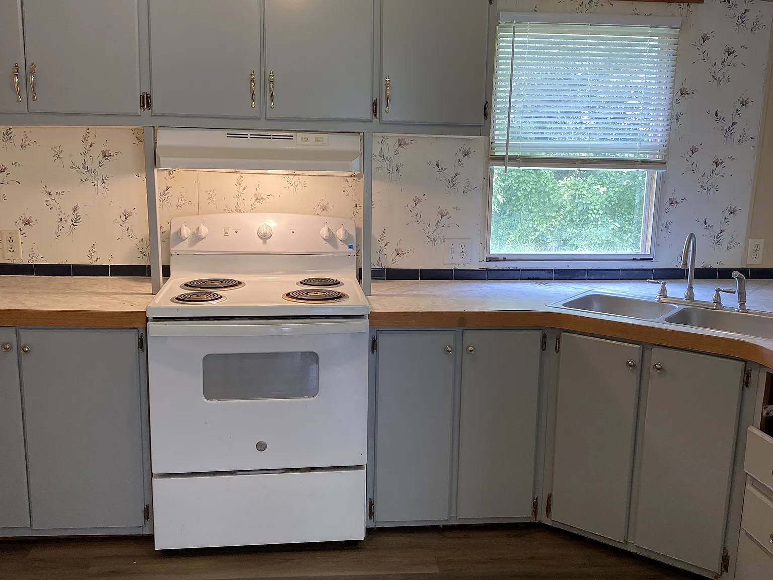4 bed, 1300 sqft, $1,000 — Photo 3