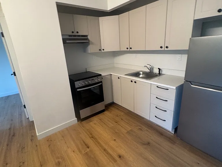 16 Wade Sq #5E — Photo 5