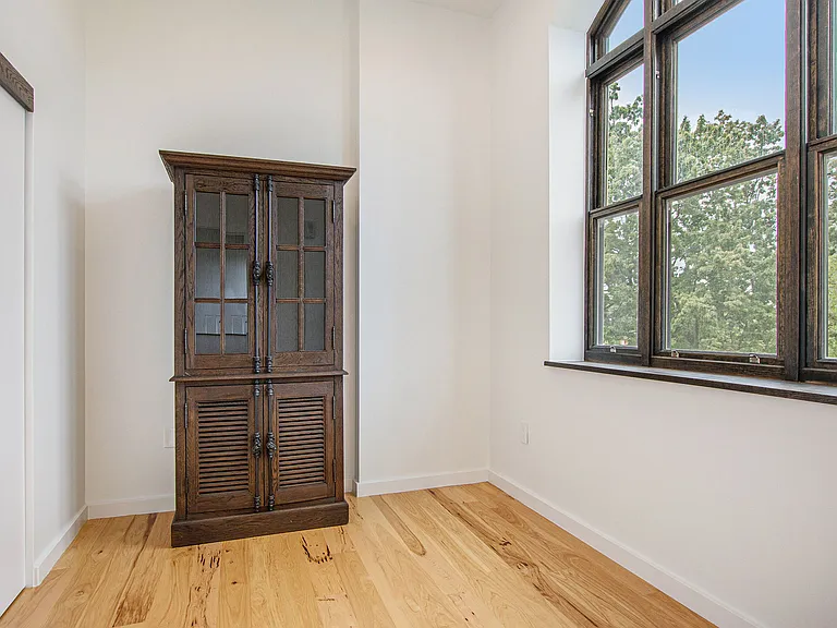 1454 Townsend St #307 — Photo 18