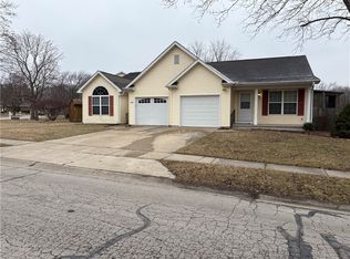 3695 Sims Dr, Decatur, IL 62526