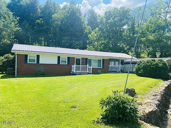 4th image of 1820 Pine Orchard Rd
