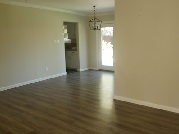 5th image of 1584 Terry Way