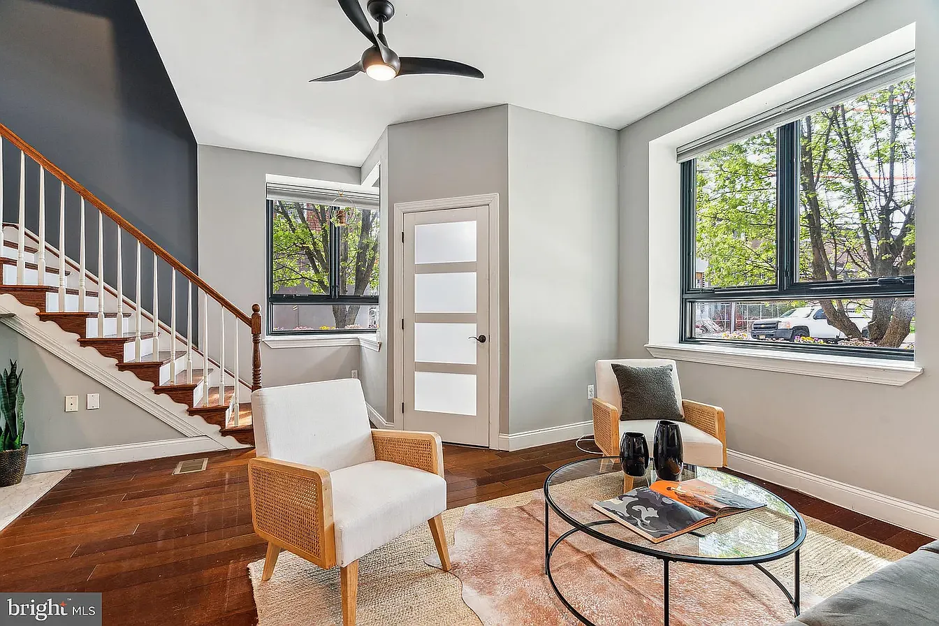 4 bed, 2330 sqft, $3,850 — Photo 4