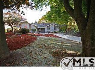 5441 W Bloomfield Lake Rd, West Bloomfield, MI 48323