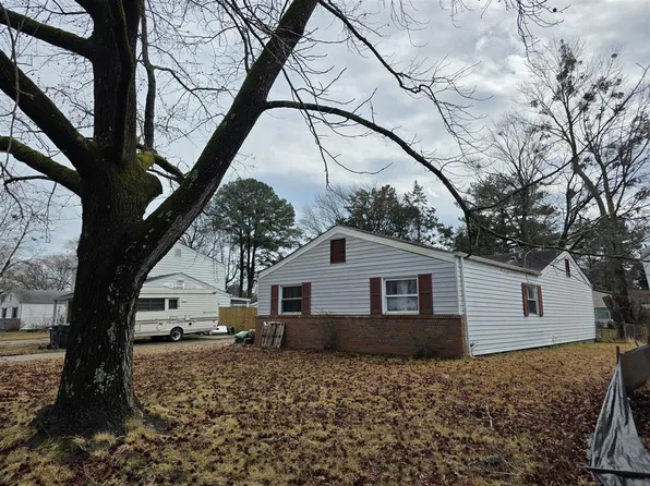 30 Greenwell Dr, Hampton, VA 23666