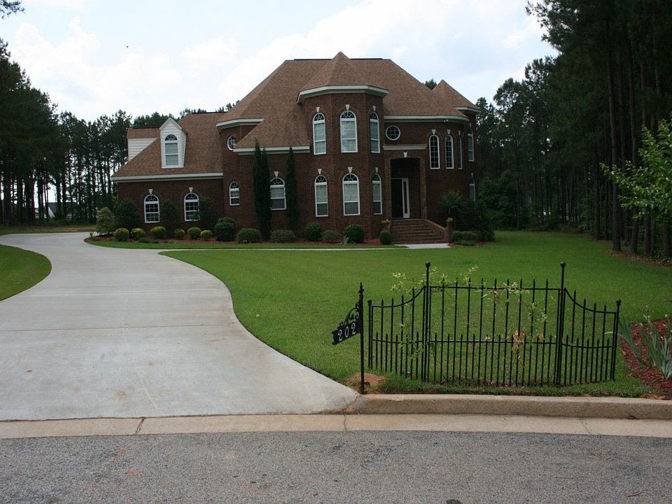 1st image of 202 River Oak Ct