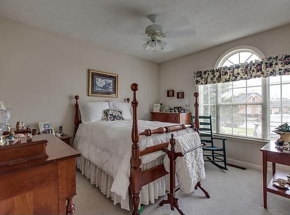 5th image of 1910 Kensington Dr