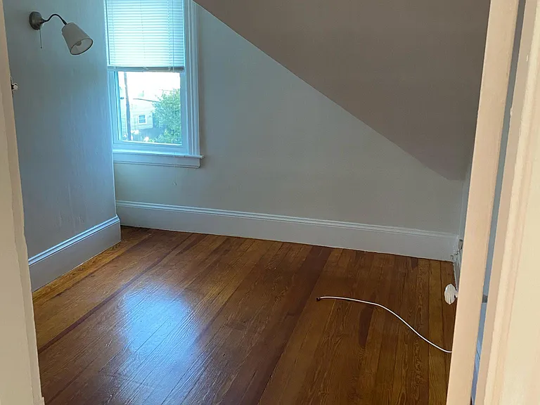 24 Sarah St #3 — Photo 9