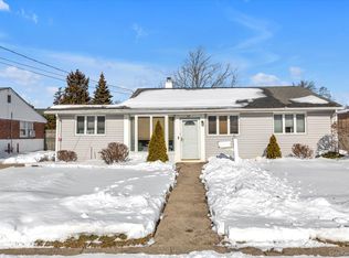 88 Spruce Lane, Valley Stream, NY 11581