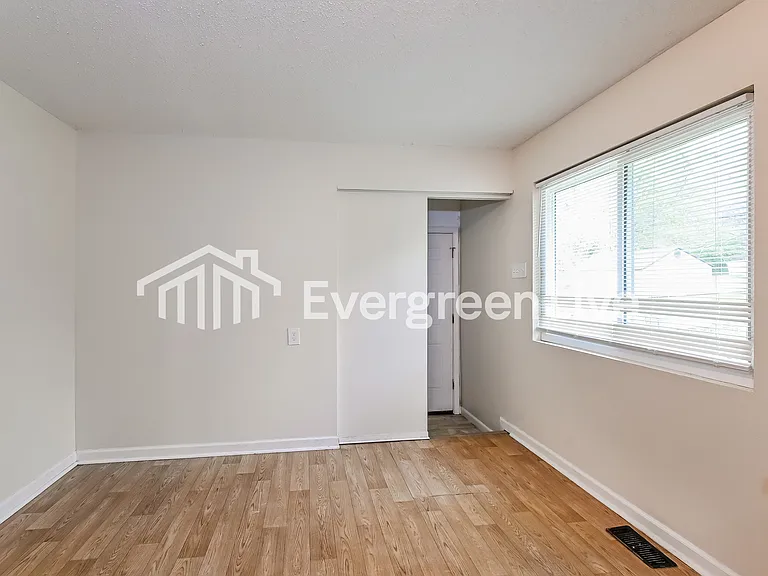 11494 Altozano Ln — Photo 5