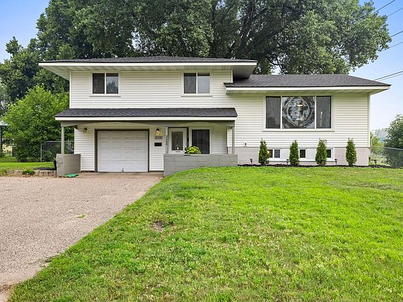 2nd image of 3000 Quarles Rd