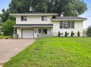 3000 Quarles Rd, Brooklyn Center, MN 55429