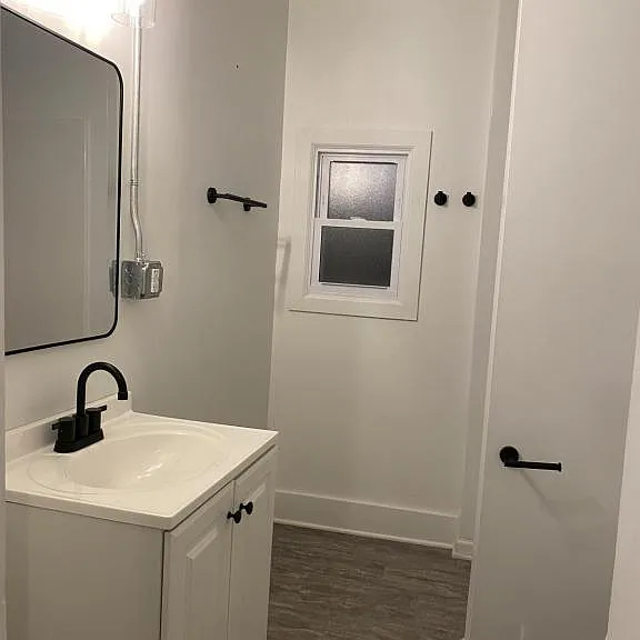 713 Locust St #4 — Photo 6