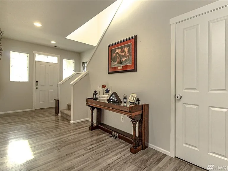 17520 80th Avenue Ct E — Photo 3